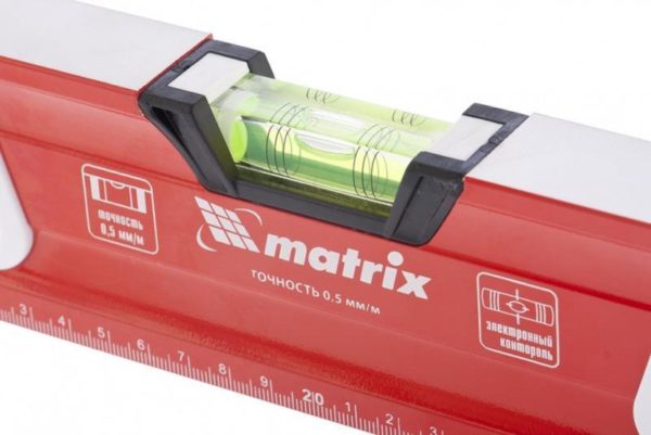 Matrix Уровень алюминиевый, магнит, фрезерованный, 3 глазка (1 зеркальный), двухкомпонентные рукоятки, 600 мм Matrix — изображение 3